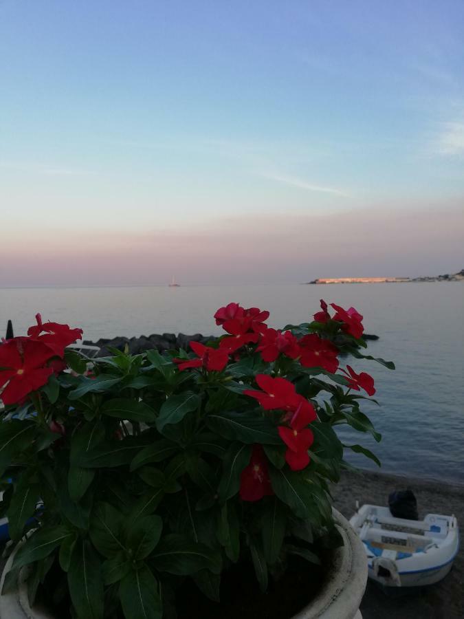 Casa Vacanze Aloha Giardini Naxos Exterior foto